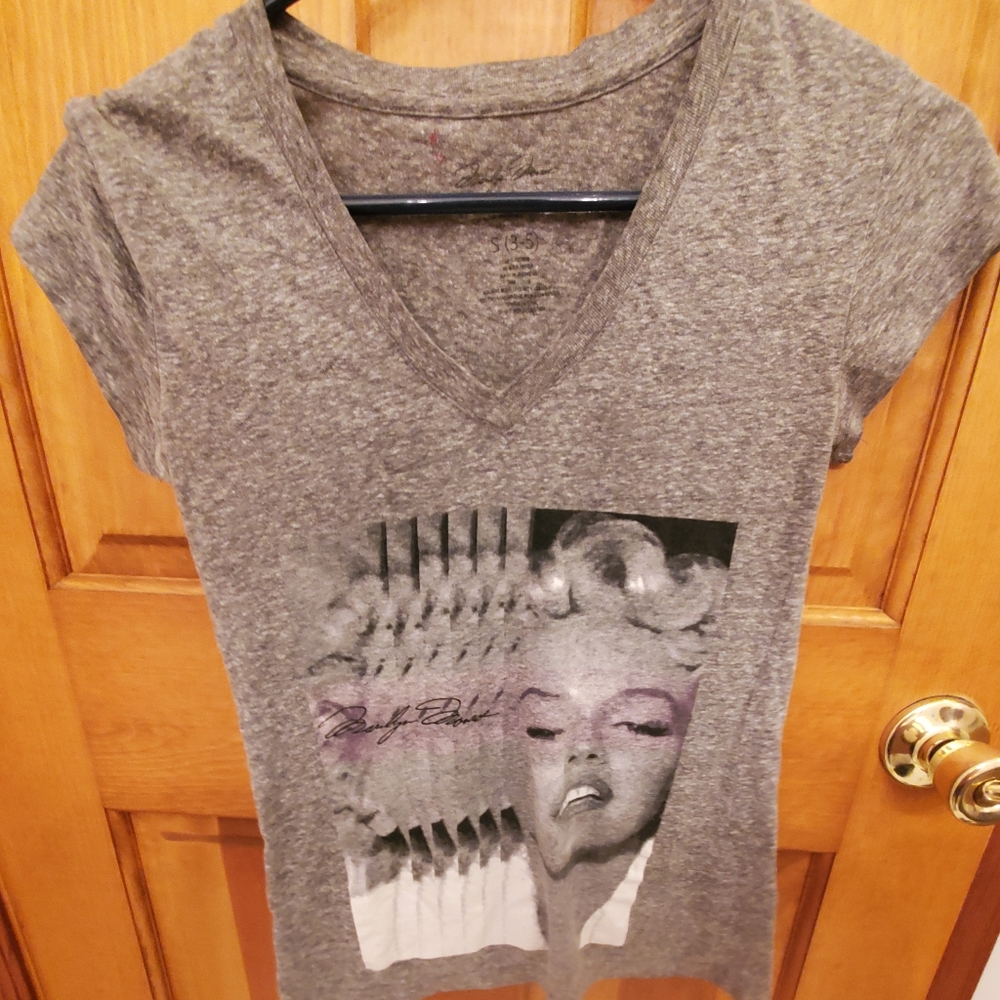 Marilyn Monroe Tee Size Small 3-5